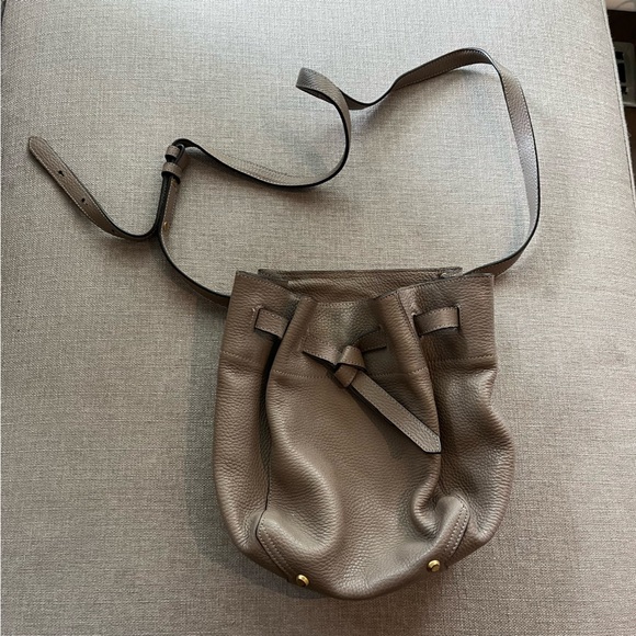 Leather crossbody bucket bag - Picture 2 of 7